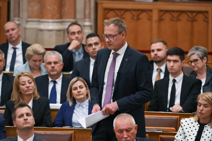„Szemem, mint a sólyomé, fülem, mint a farkasé” – egy parlamenti anyázás hiteles története