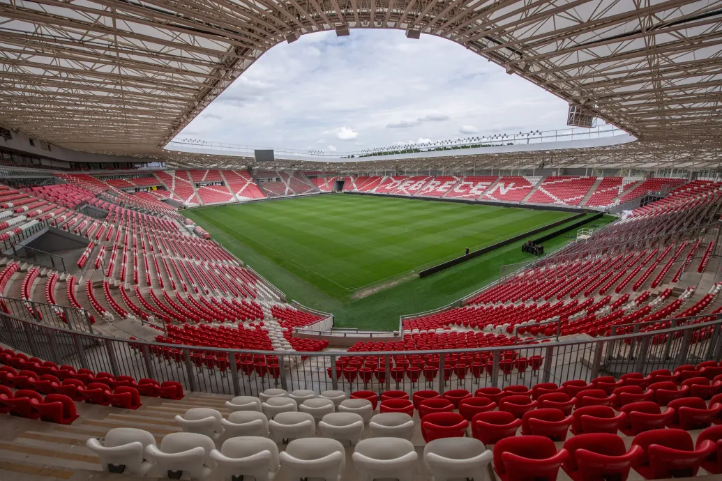Milliárdokat költött az állam futballstadionokra – a nézők meg öt év után otthon maradtak
