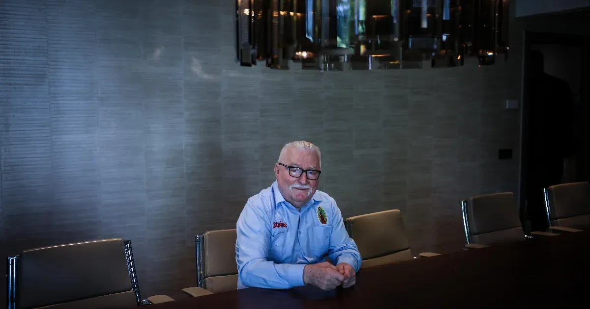 Lech Wałęsa szerint nagy hiba, hogy Magyar Péter még egy politikust sem zárt börtönbe