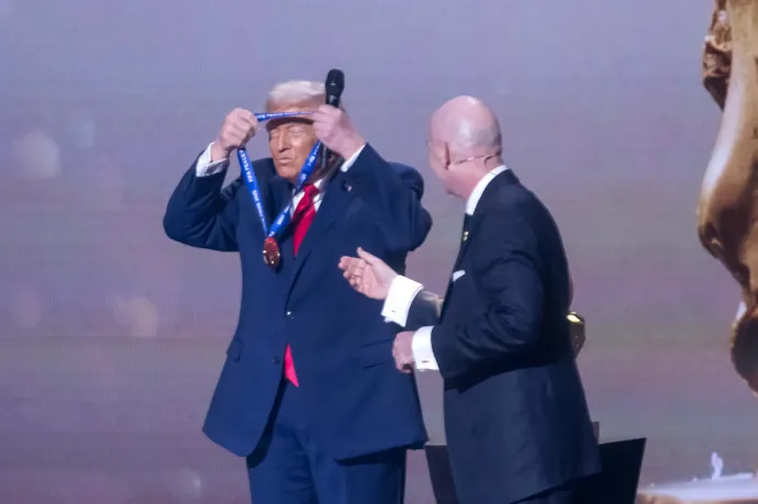 A NOB-nál tettek panaszt Infantino FIFA-elnökre, egyre aggályosabb a kapcsolata Trumppal