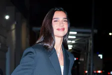 Dua Lipa inspirálónak nevezte a Trump veje elleni albániai tüntetéseket