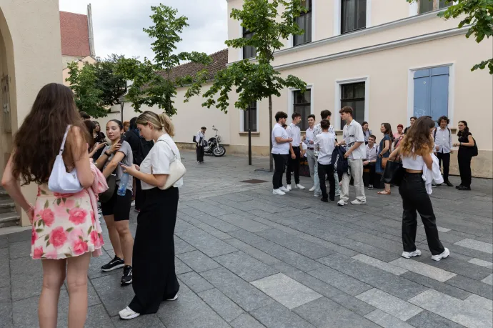 Látványosan javult idén a magyar diákok érettségi eredménye románból