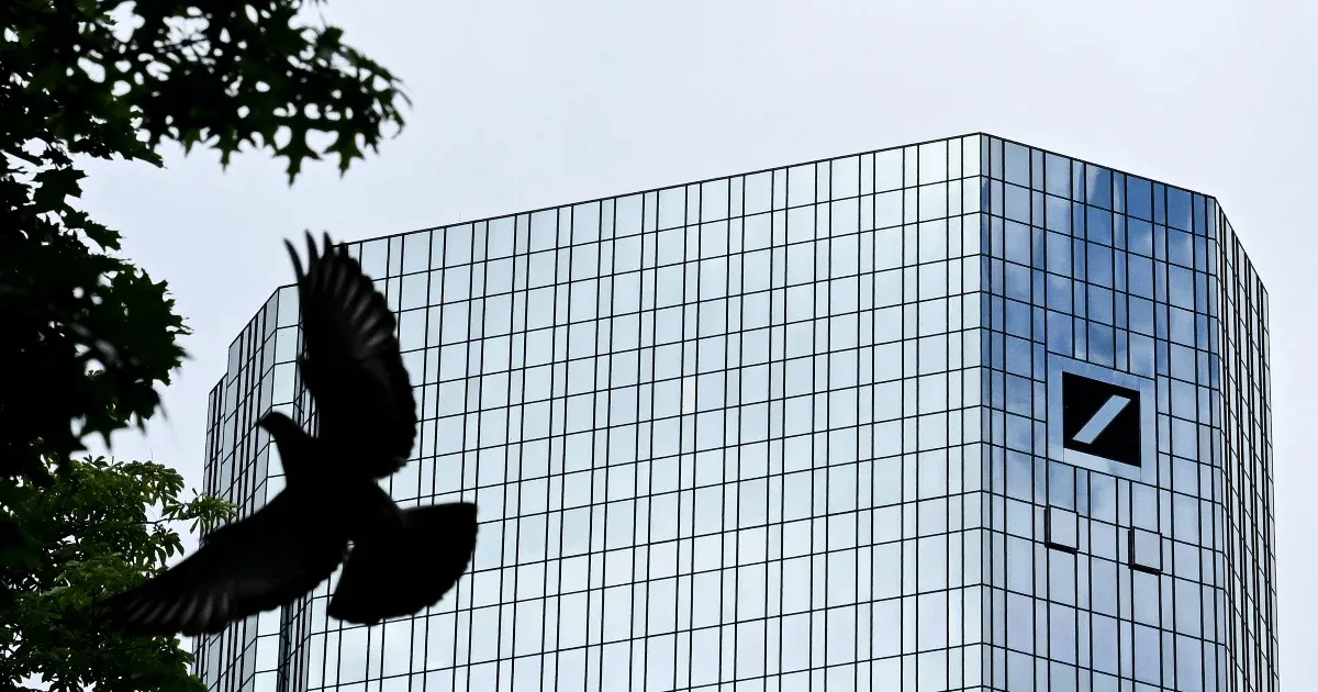 Újabb házkutatás a Deutsche Banknál: a hatóságok a pénzmosás gyanújával nyomoznak