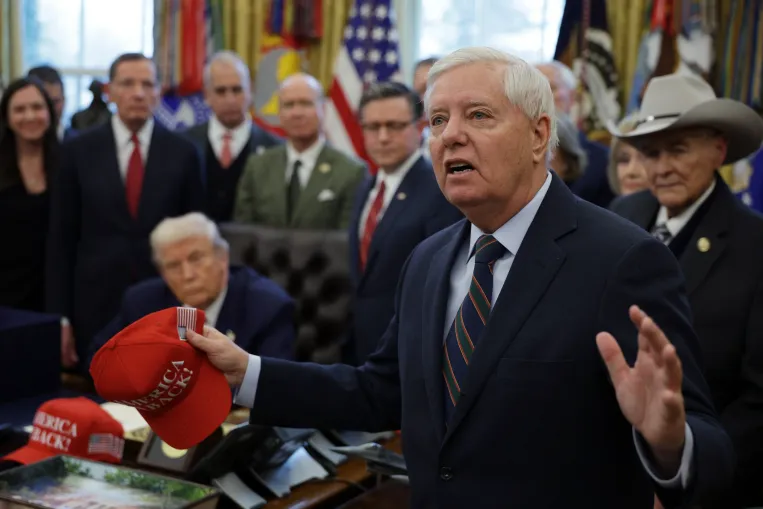 A politikus, aki ugyanúgy fog hiányozni Trumpnak, mint Zelenszkijnek