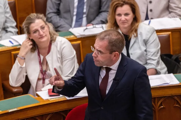 Ruff Bálint újra rendkívüli parlamenti ülést kezdeményezett