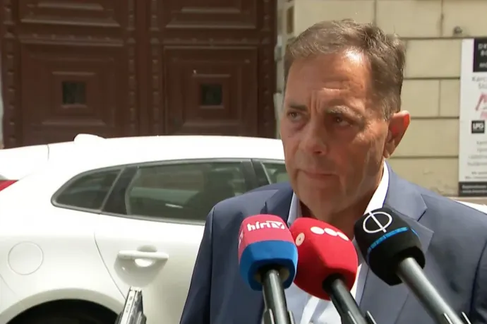 Pócs János: Magyar Péter nagyobb demokráciát ígért, de a Fidesz-kormány alatt sosem voltak kitiltva a mobilok
