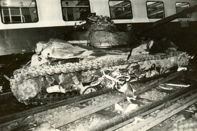 Minden idők legbizarrabb vonatbalesetének főszereplője egy tank volt