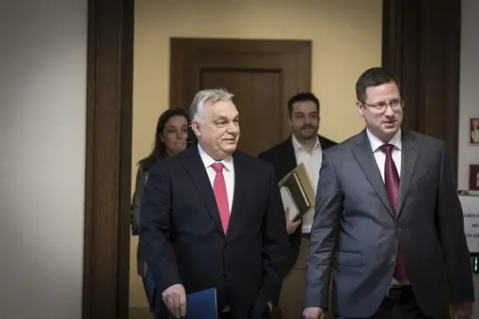 Viktor Orbán and Gergely Gulyás arrive for the Prime Minister’s annual international press conference on January 5, 2026 – Photo: Ákos Kaiser / Communications Department of the Prime Minister’s Office / MTI