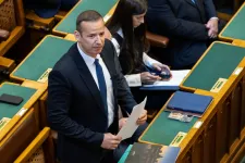 Toroczkai László lelobbistázta a BYD-hoz igazoló Szijjártót