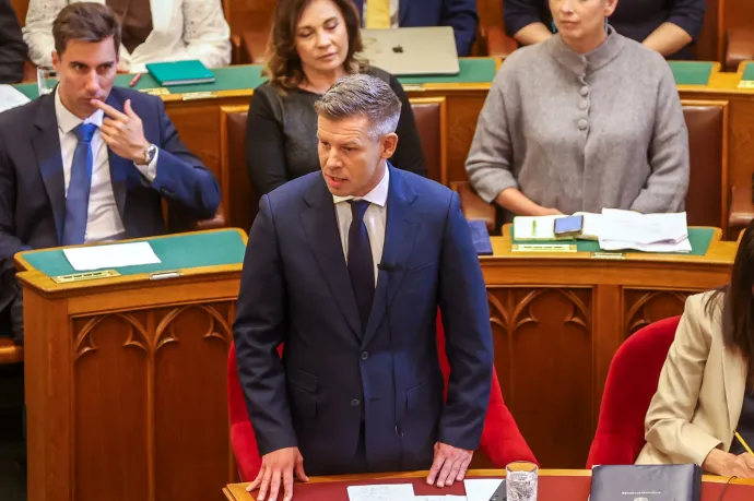 Magyar Péter a korrupció legvérlázítóbb fajtájának tartja, hogy Szijjártó a BYD-hoz szerződött