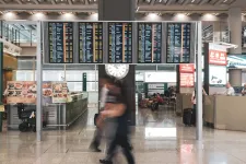 Káosz a közel-keleti reptereken: több mint 1400 járat késett vagy maradt el