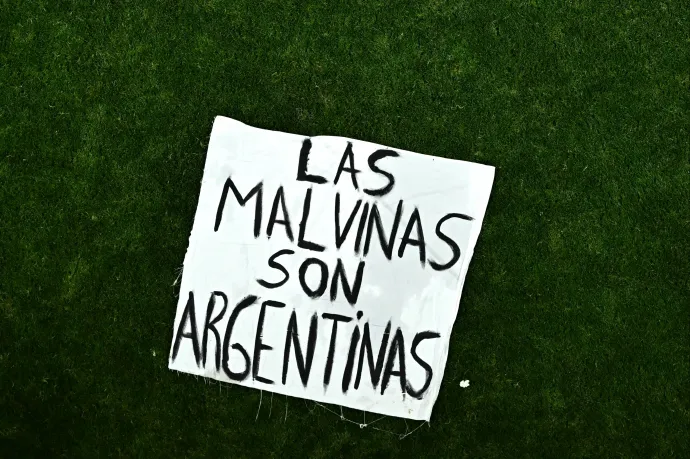A Falkland-szigeteket Argentínának tulajdonító molinóval ünnepelték az argentinok Anglia legyőzését