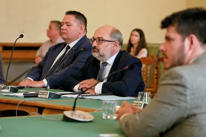 „Ne a Fidesz újjáépítésén dolgozzon, mert az felesleges lenne” – kérték a baranyai önkormányzat új elnökét a beiktatásakor