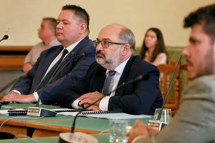 „Ne a Fidesz újjáépítésén dolgozzon, mert az felesleges lenne” – kérték a baranyai önkormányzat új elnökét a beiktatásakor