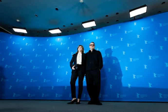 Mundruczó Kornél rendező és Weber Kata forgatókönyvíró a 76. Berlini Nemzetközi Filmfesztiválon 2026. február 16-án – Fotó: Christoph Soeder / dpa / AFP
