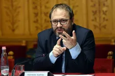 Adóelkerülési kiskapukat és kastélyfelújítási kedvezményt is megszüntet az EU-pénzekért a kormány