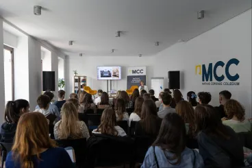 MCC-oktató: Amit a gyerekek megélnek, annak kevés köze van ahhoz, amiről a közbeszéd szól