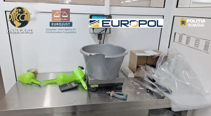 Hamis étrend-kiegészítők csomagolására használt eszközök – Fotó: DIICOT