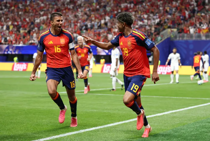 Rodri és Yamal a Szaúd-Arábia elleni csoportmeccsen – Fotó: Justin Setterfield / Getty Images
