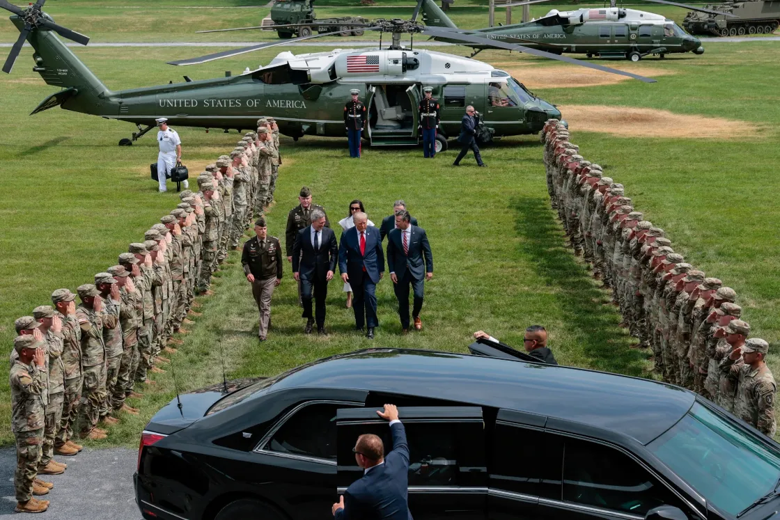 „Fennáll a veszélye, hogy visszasodródunk a totális háborúba” – Trump és Irán egymásra licitál a támadásokkal
