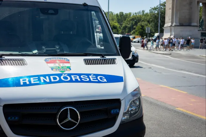 Életpályamodellel, bérrendezéssel és visszaszereléssel oldanák meg Pósfaiék a rendőrhiányt