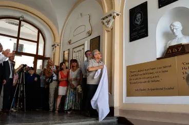 Emléktáblát avattak és tudományos konferenciával tisztelegtek Gyarmathi Sámuel előtt Zilahon