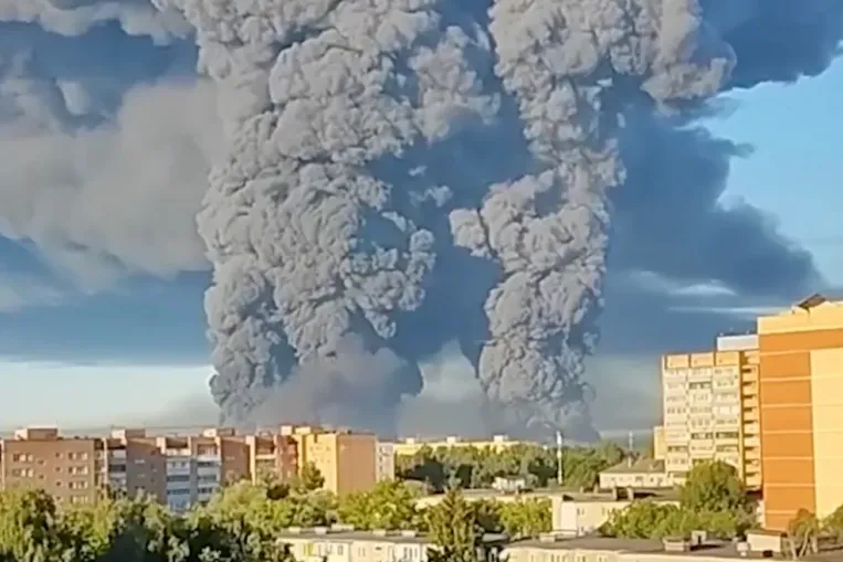 Dróngyárat és raktárakat támadtak Oroszország területén az ukránok
