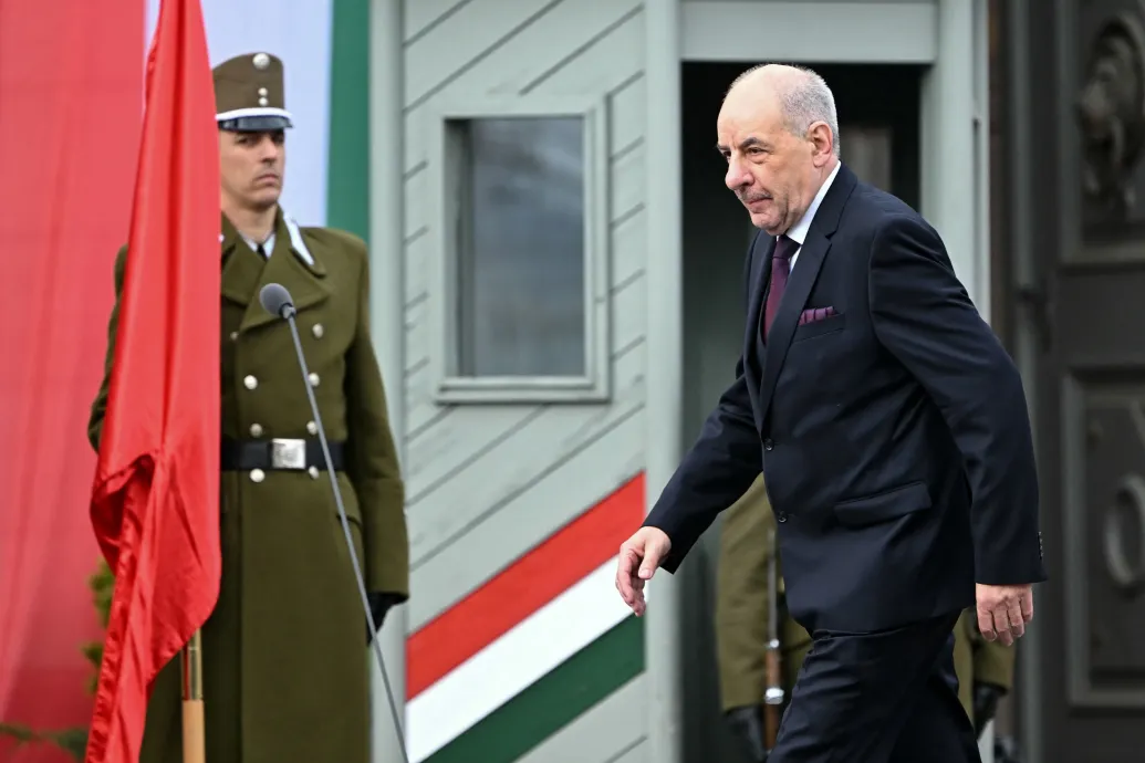 Political Capital Sulyok Tamás távozásáról: Ezt a csatát a kormány megnyerte
