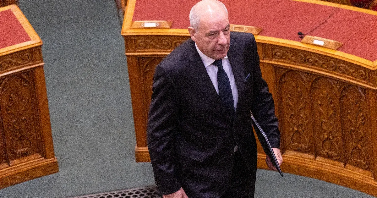 Kihirdették a Magyar Közlönyben a 17. Alaptörvény-módosítást