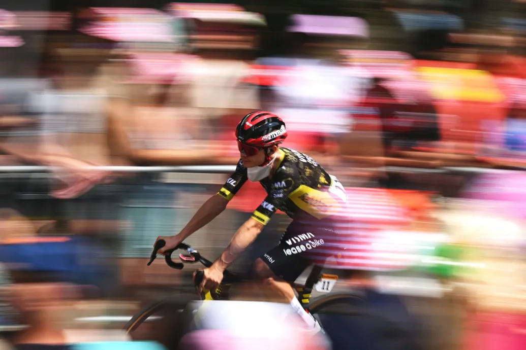 Egy bukás miatt véget ért a második helyen álló Vingegaard Tour de France-a