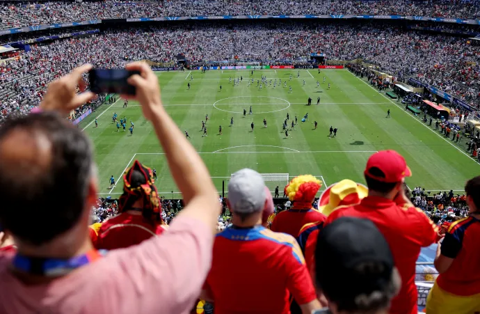 Fotó: John Sibley / Reuters és Hector Vivas / FIFA / Getty Images