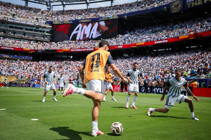 Fotó: John Sibley / Reuters és Hector Vivas / FIFA / Getty Images