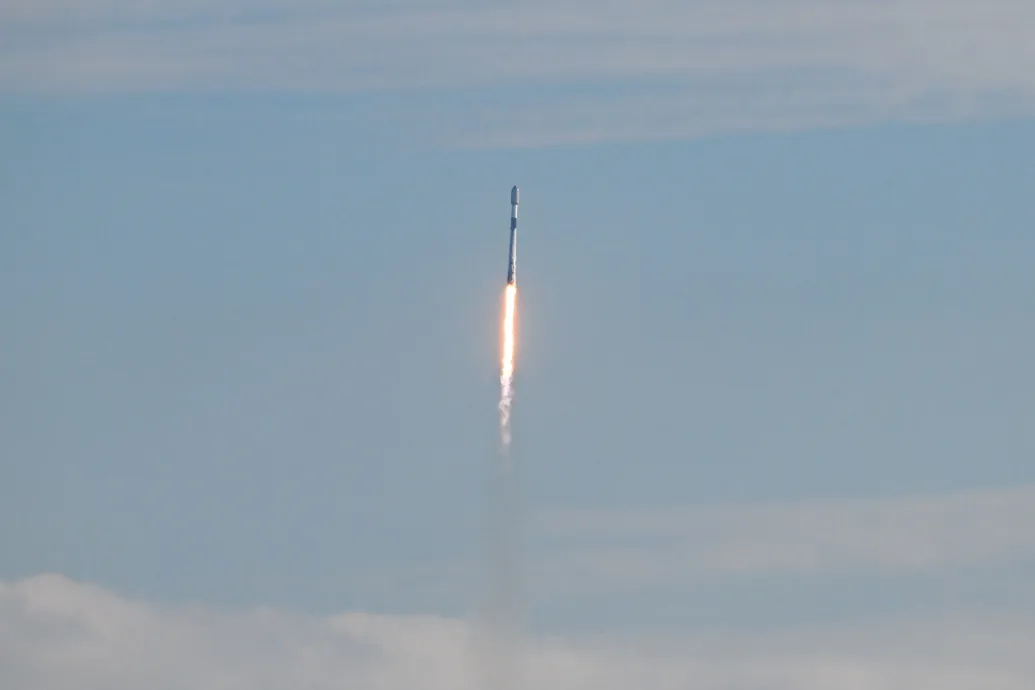 A Holdba csapódhat egy SpaceX Falcon 9 hordozórakéta levált felső része