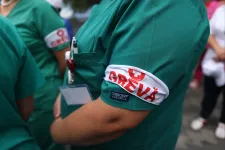 Általános sztrájkba kezdhetnek az egészségügyi dolgozók a bértörvény miatt
