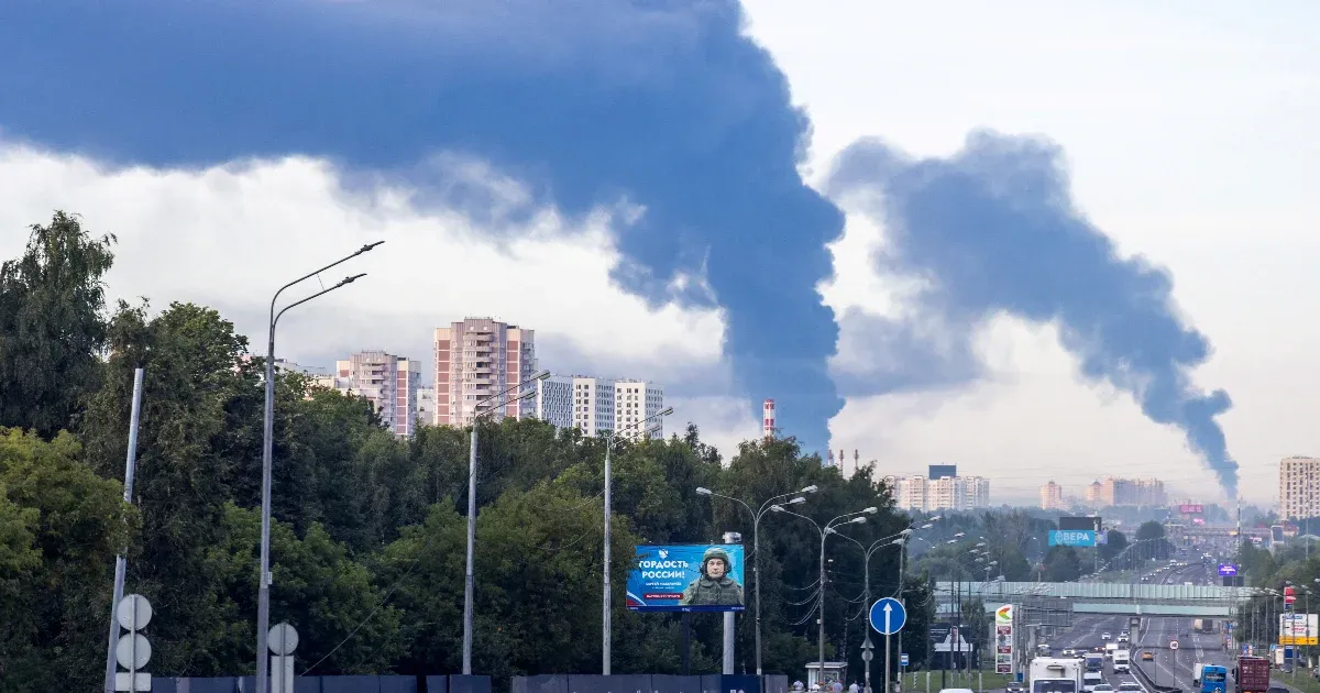 Ukrajna 400 drónt indított Moszkva ellen, több sebesült is van