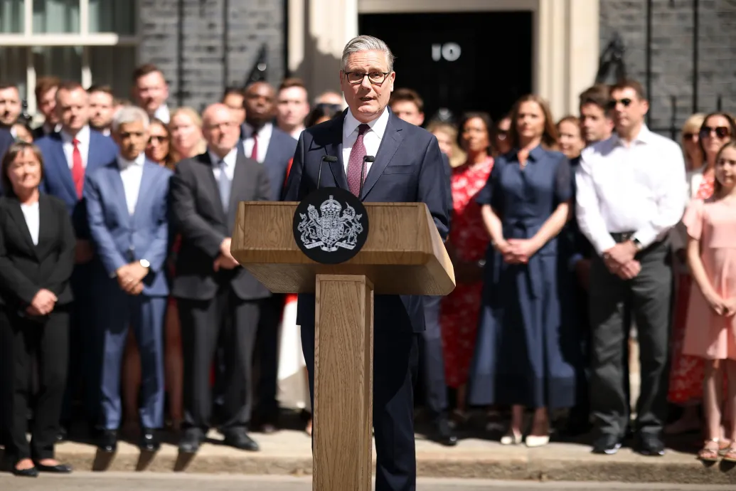 Benyújtotta hivatalos lemondását Keir Starmer III. Károlynak, Andy Burnham Nagy-Britannia új miniszterelnöke
