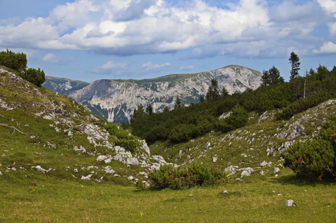 Villám csapott két magyar túrázóba Ausztriában