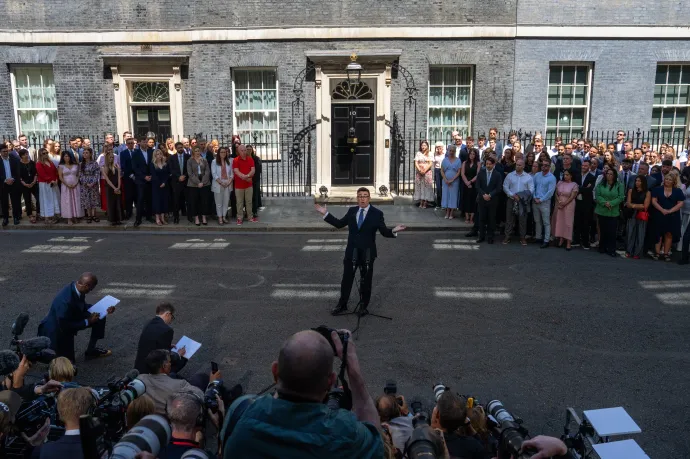 Andy Burnham, az új brit miniszterelnök beszédet tart a Downing Street 10. előtt 2026. július 20-án – Fotó: Carl Court / Getty Images
