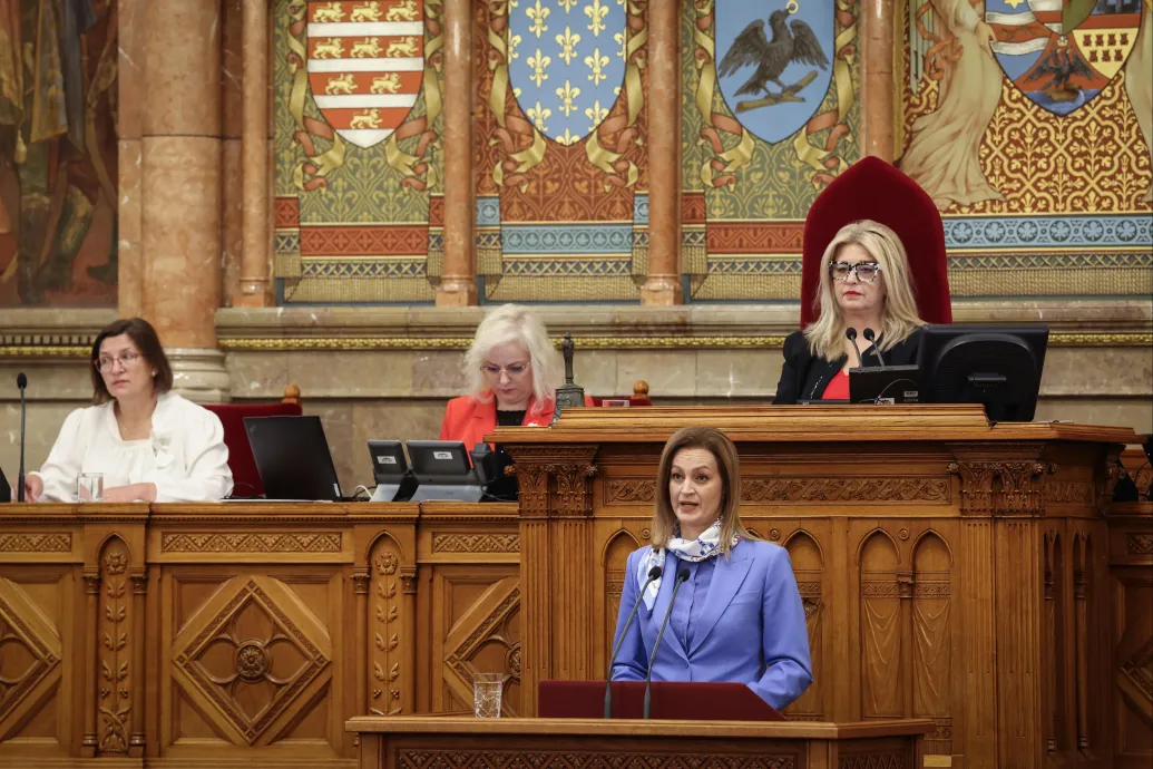 Forsthoffer Ágnes a nemzet egységéről, Magyar Péter a nándorfehérvári diadalról beszélt a parlamentben