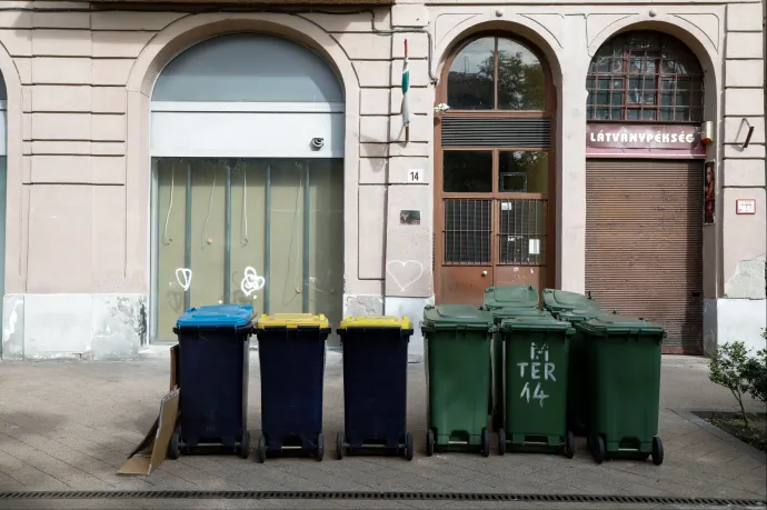 Hetekig rohadt a szemét a XXII. kerületi kukákban, mert túl sok kukás hiányzik a Mohu Budapesttől