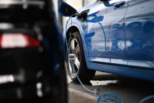 Ugyanannyiba kerülhetnek az elektromos és hagyományos autók pár éven belül