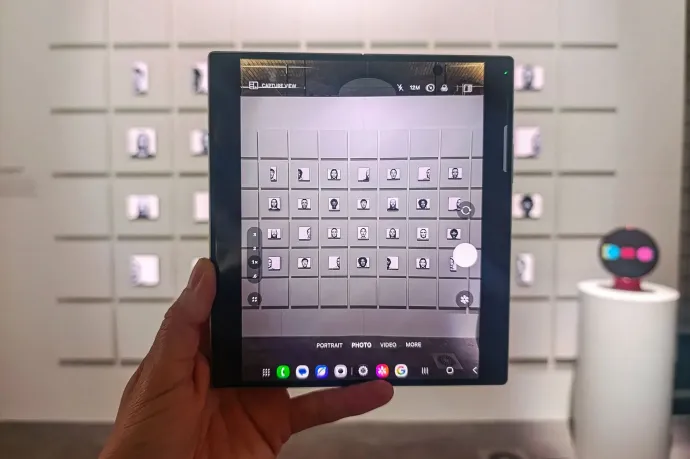 Galaxy Fold 8-ak Londonban. Fotó: Nagy Nikoletta / Telex.hu