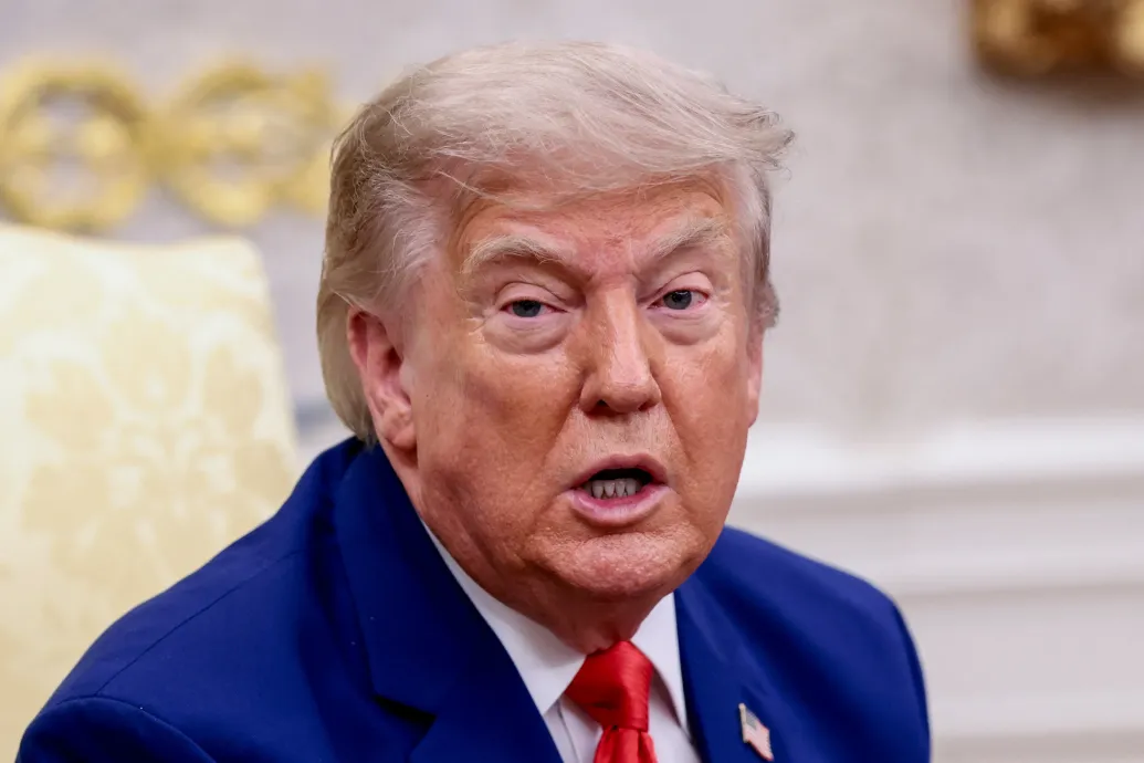 Trump 100 százalékos vámot vetett ki az importált generikus gyógyszerekre, ami később 200-ra emelkedik majd