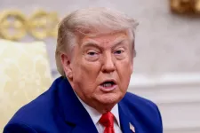 Trump 100 százalékos vámot vetett ki az importált generikus gyógyszerekre, ami később 200-ra emelkedik majd