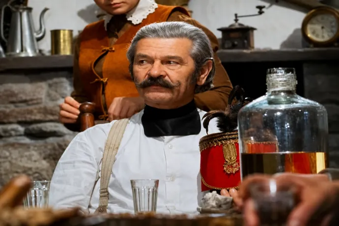 Vadász Zoltán A kölyök, a petróleum és az erdélyiek című filmben – Képernyőmentés
