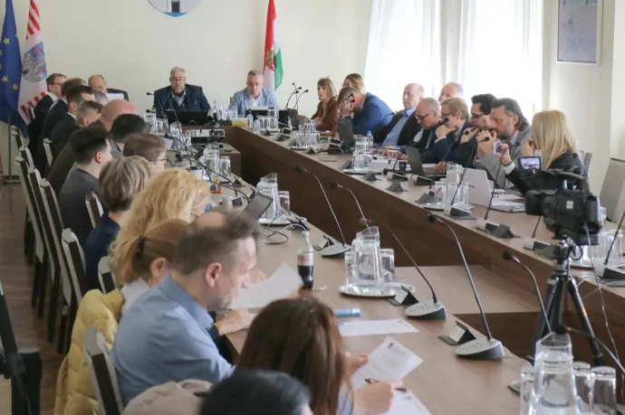 Két képviselő kilépett, megszűnt az óbudai Fidesz-frakció