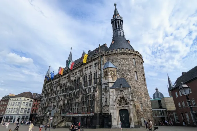 Hollandia legmagasabb pontja, kilátás a kilátójából, és az aacheni dóm – Fotó: Tichy Roland