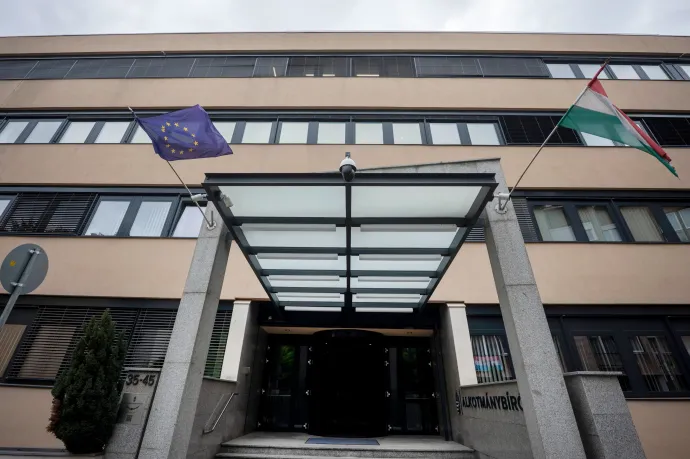 Az egyeztetést hiányolva kérik a volt kormánypártokból, semmisítsék meg az 5900 milliárd forinthoz szükséges jogszabályt