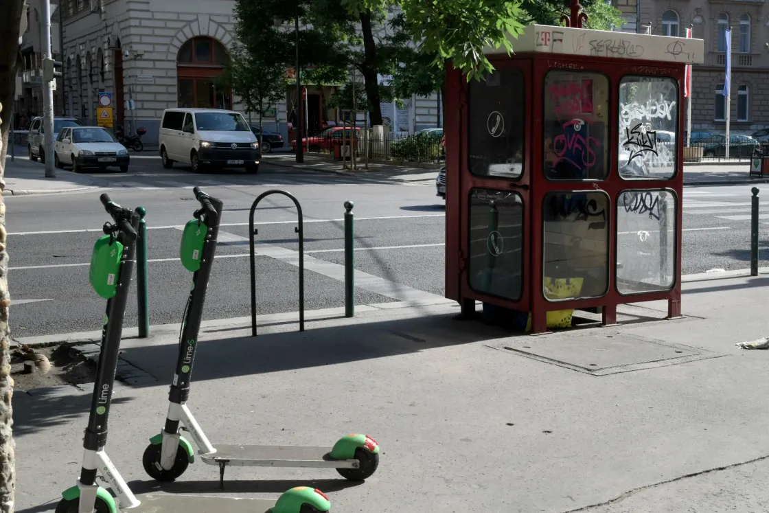 A parkolóautomatáktól megszabadulunk, mikor jönnek a telefonfülkék?