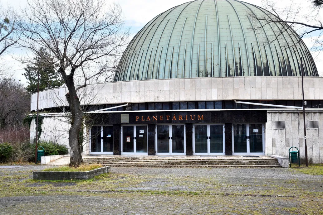 Újranyitná a kormány a Planetáriumot